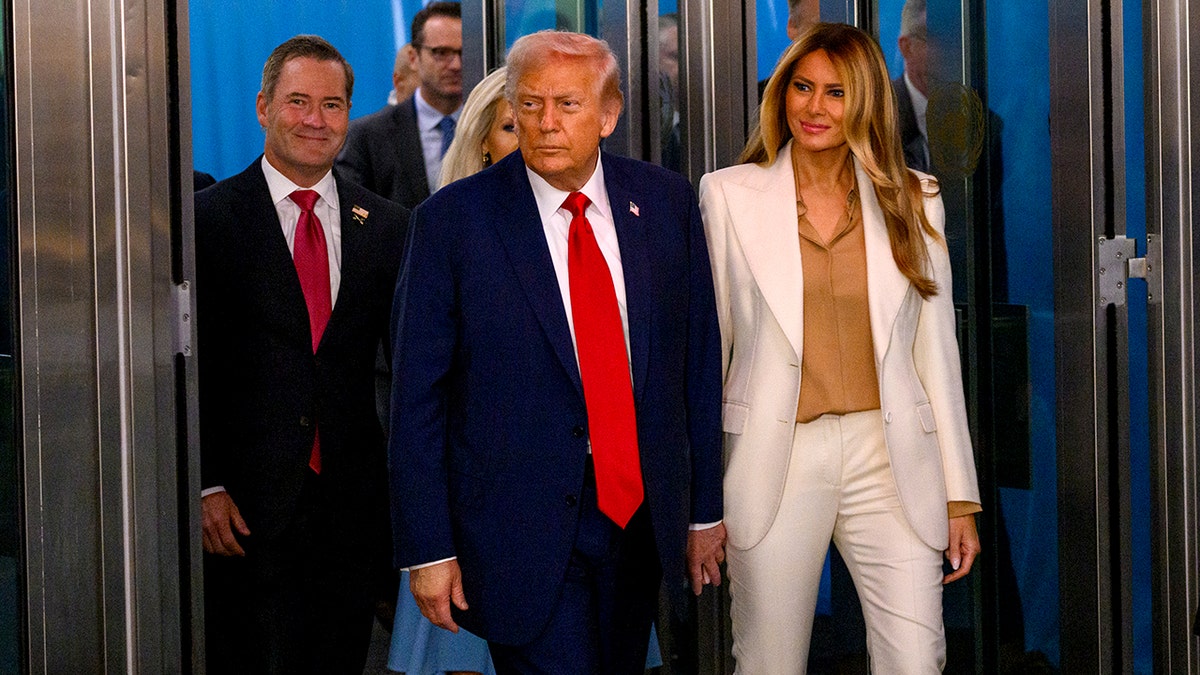 Donald Trump and Melania greet media at UNGA